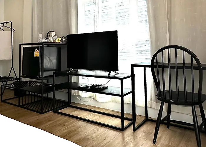 Beige Poshtels + Netflix Bangkok