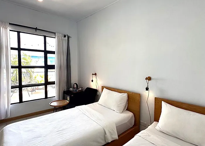 Beige Poshtels + Netflix