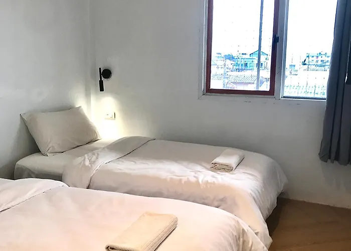 بيت شباب Beige Poshtels + Netflix بانكوك