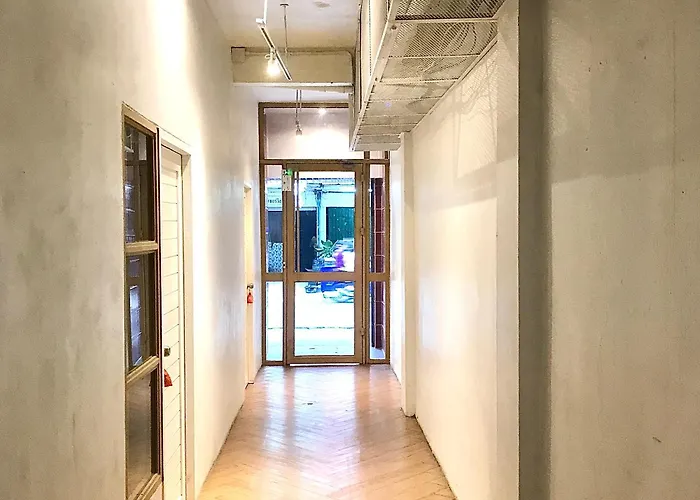 Beige Poshtels + Netflix Bangkok