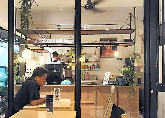 Beige Poshtels + Netflix Bangkok