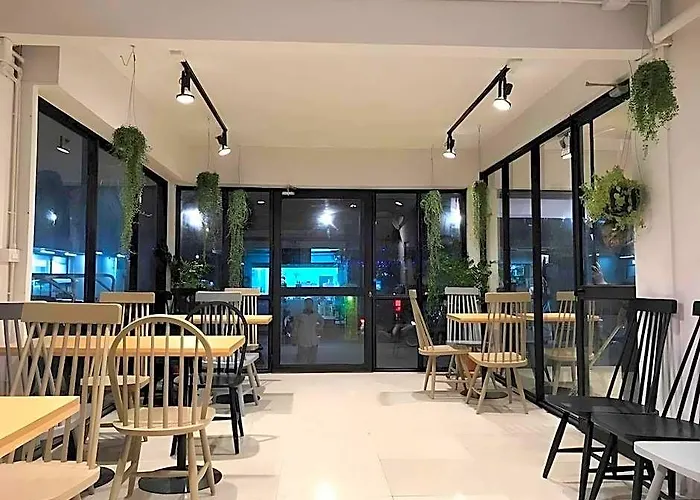 Beige Poshtels + Netflix Bangkok