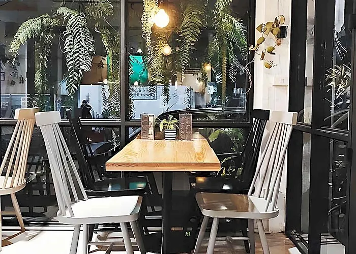 Beige Poshtels + Netflix Auberge de jeunesse *