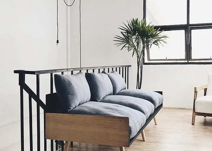 Beige Poshtels + Netflix Bangkok